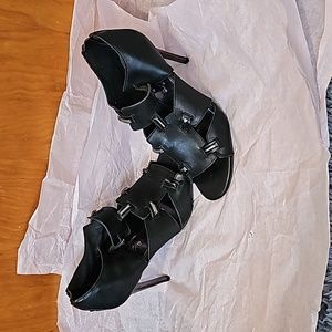 Women heel black with silver heel and accents